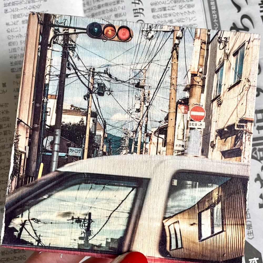 Fototransfer auf Holz Taxi in Japan fotografiert handgefertigt Frau Plonka