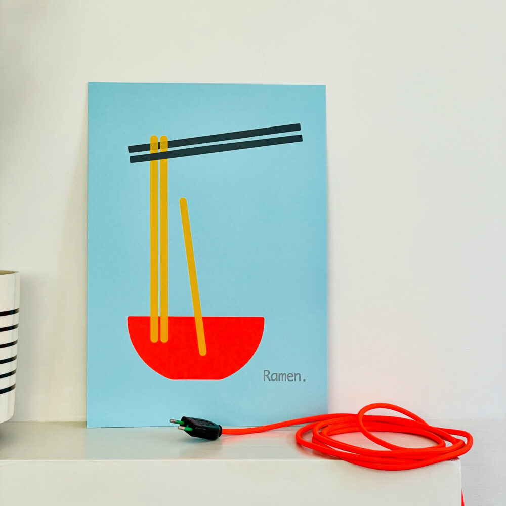 Ramen blue Siebdruck Ramen handgedruckt Neonfarben Frau Plonka auf hellblau
